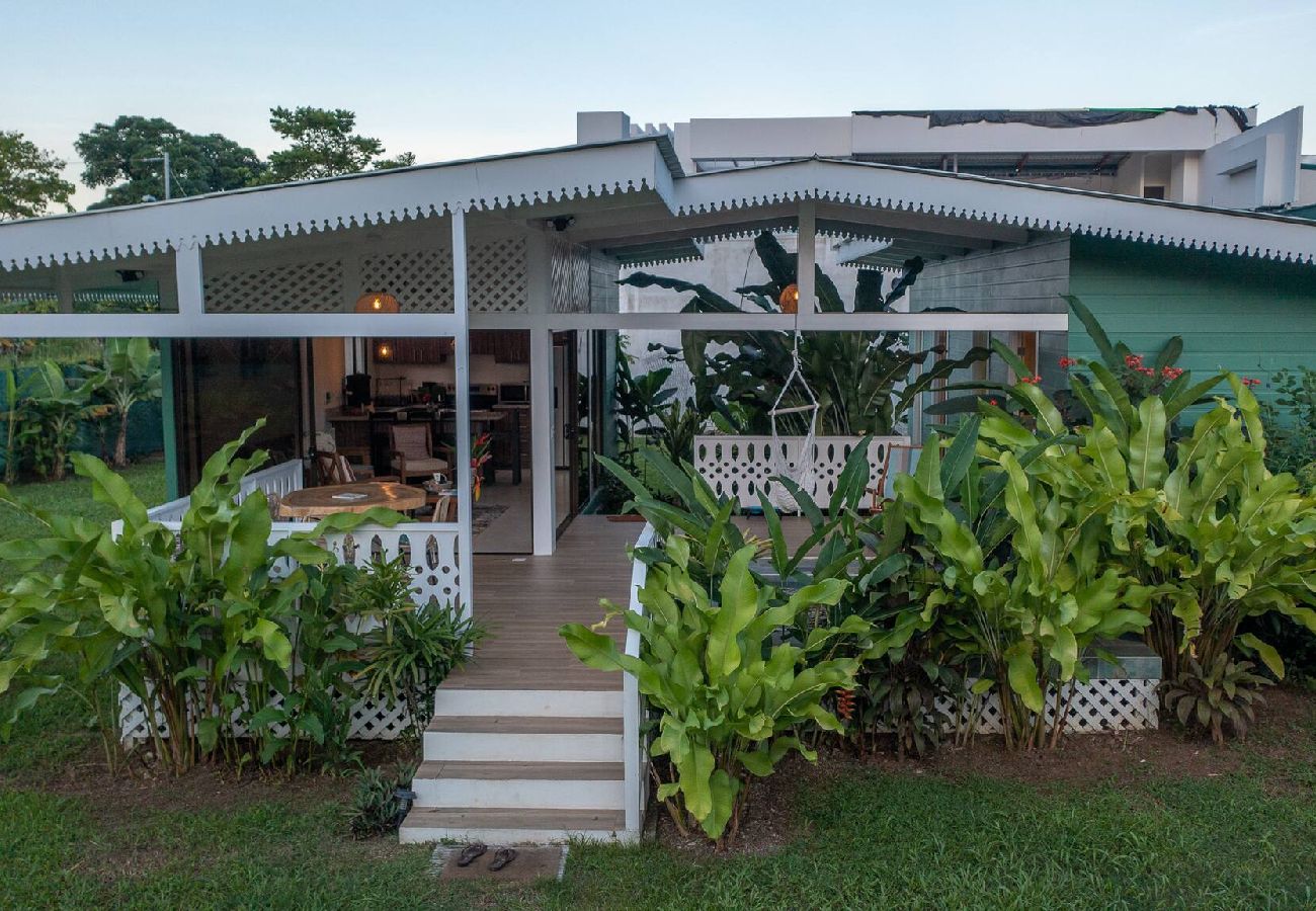 Casa en Cahuita - Casa con piscina cerca del Parque de Cahuita 