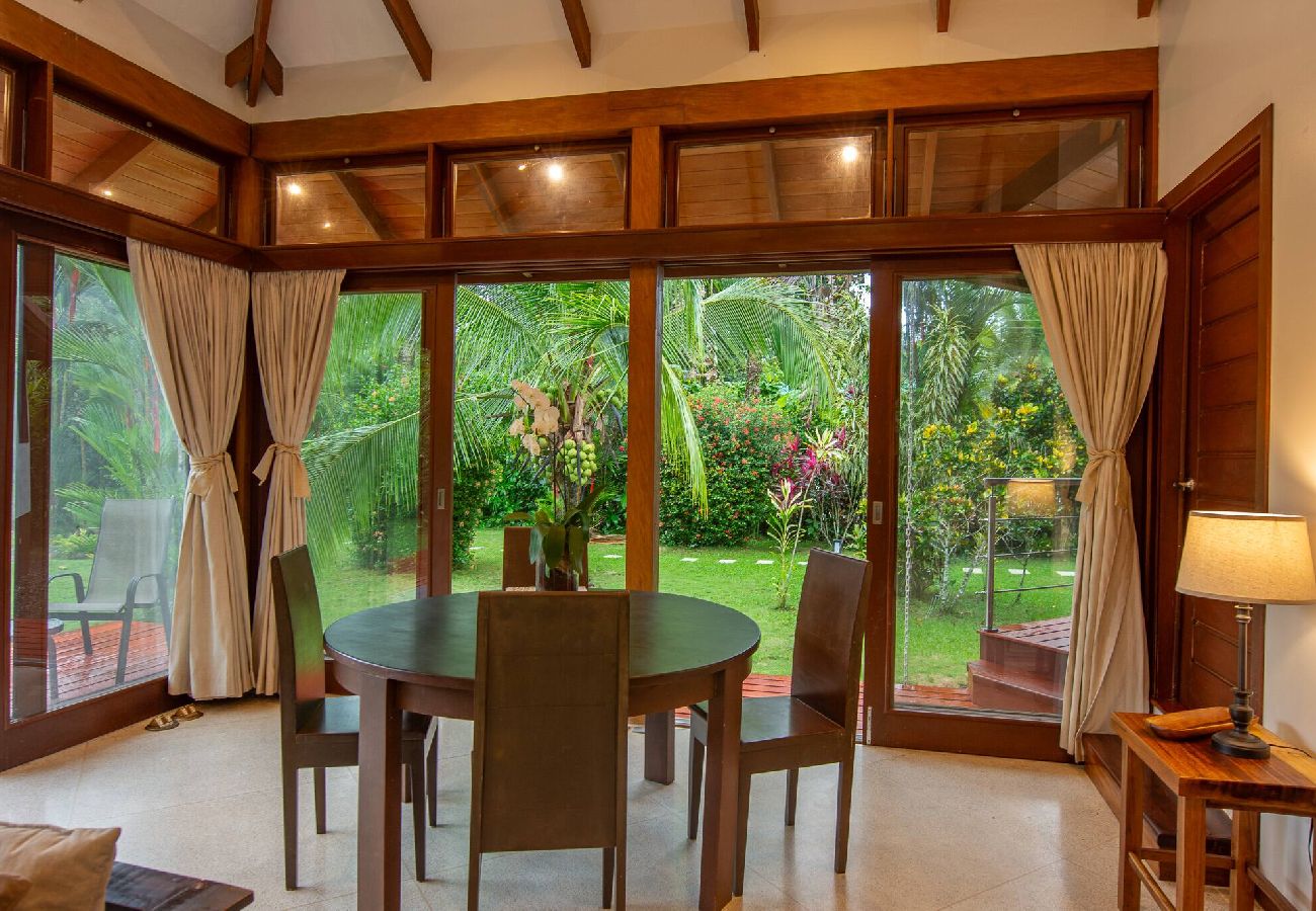 Villa en Cahuita - Three Monkeys Cahuita 2 Casas Piscina AC BBQ 