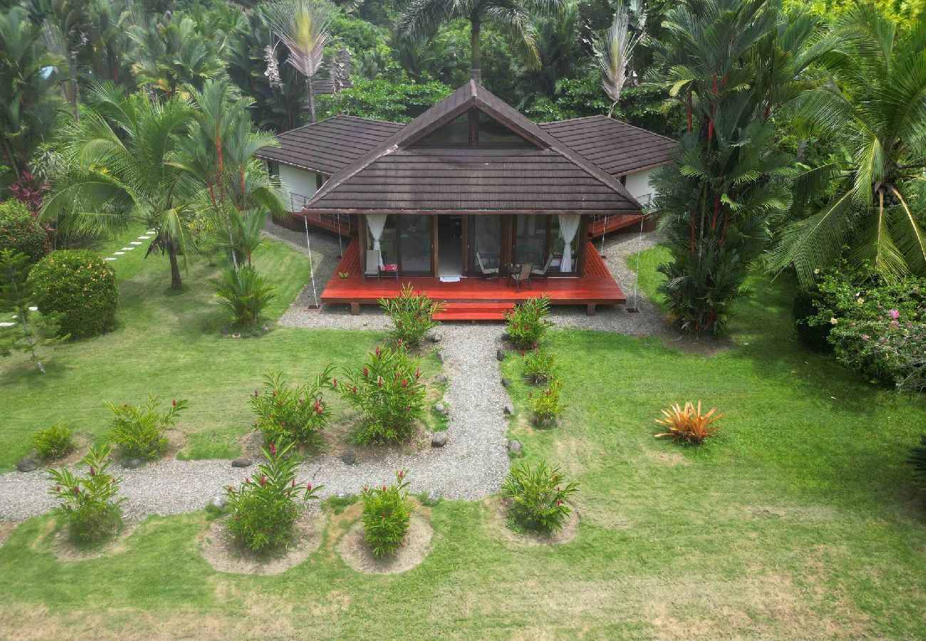 Villa en Cahuita - Three Monkeys Cahuita 2 Casas Piscina AC BBQ 