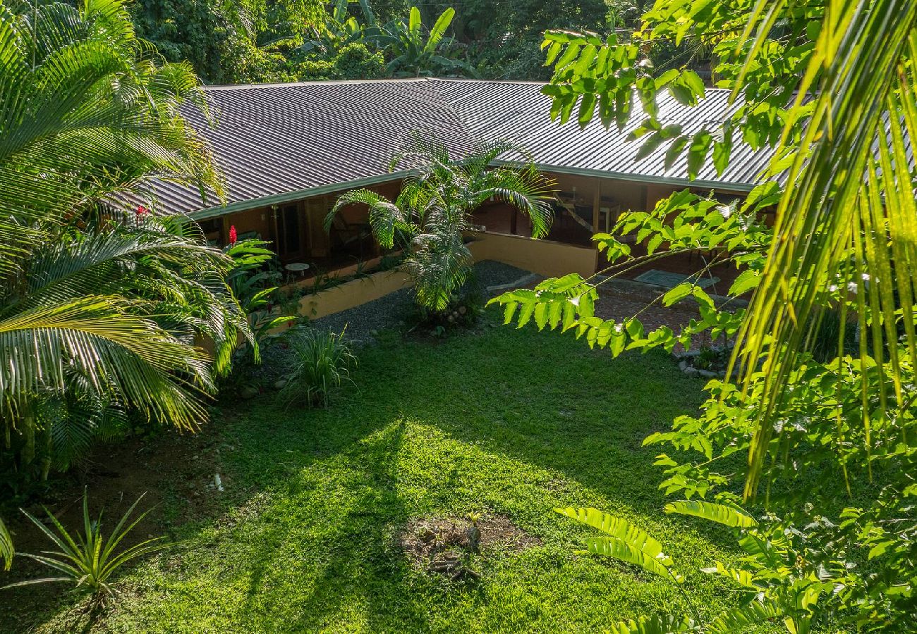 Casa en Playa Chiquita - Rakú - Cerca de playa - rentas mensuales