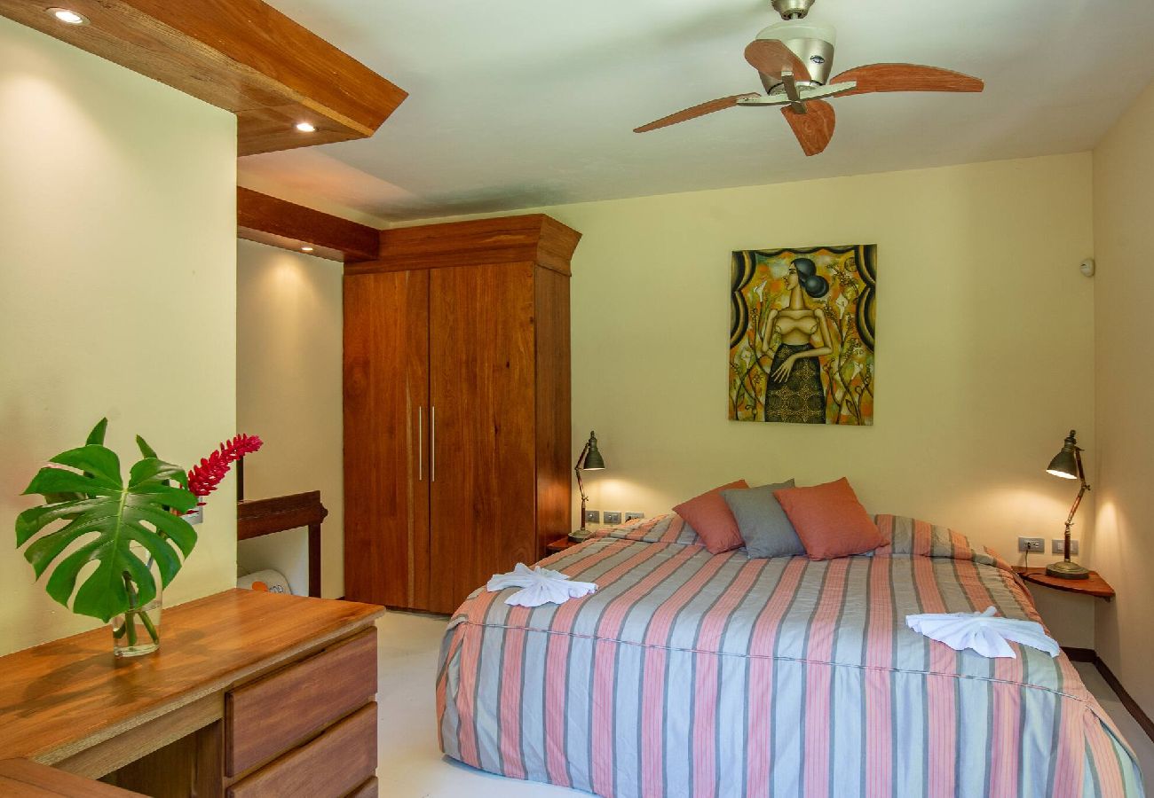 Villa en Playa Chiquita - Villa frente al mar con chef privado