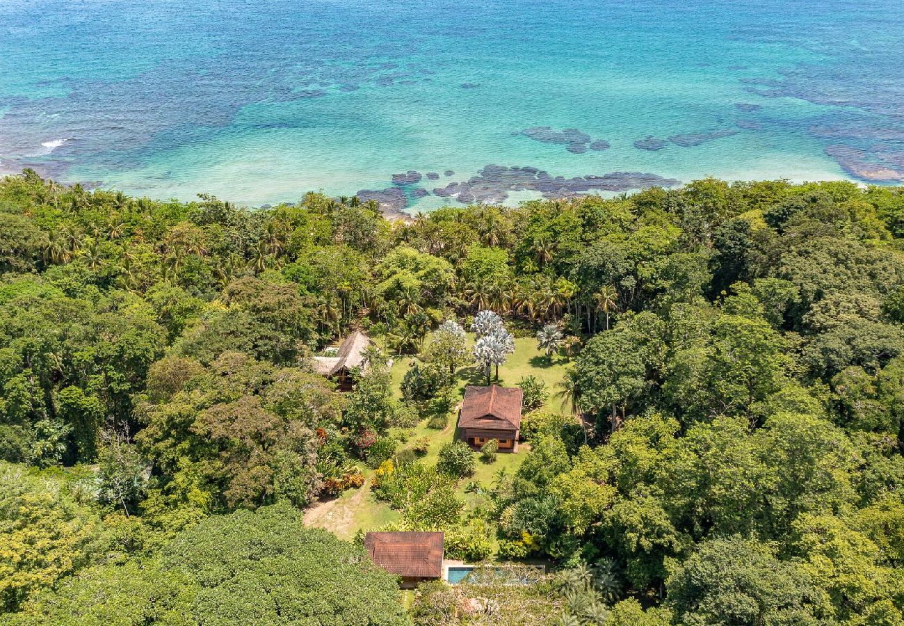 Villa en Playa Chiquita - Villa frente al mar con chef privado