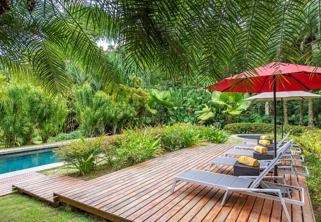 Villa en Playa Chiquita - Villa frente al mar con chef privado