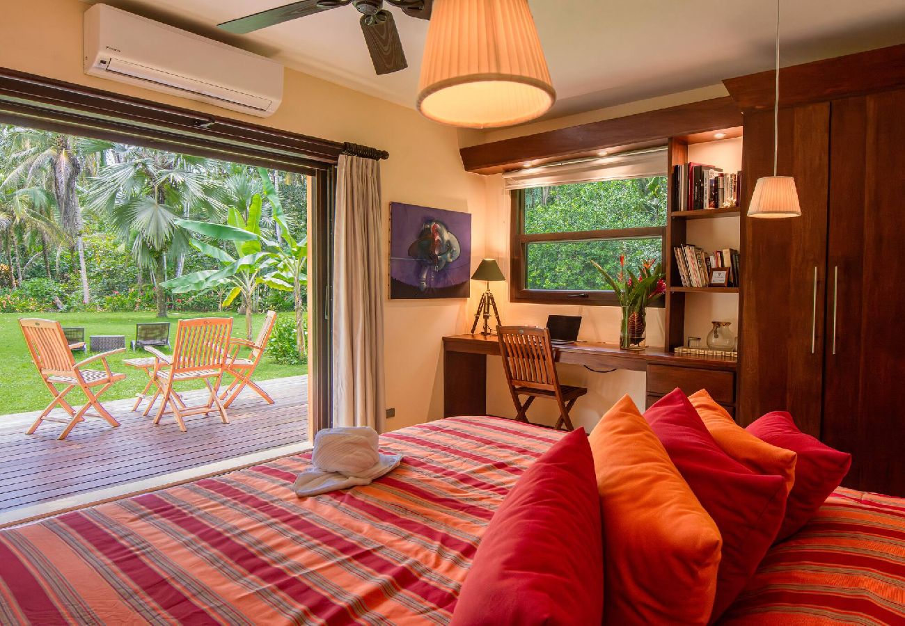 Villa en Playa Chiquita - Villa frente al mar con chef privado
