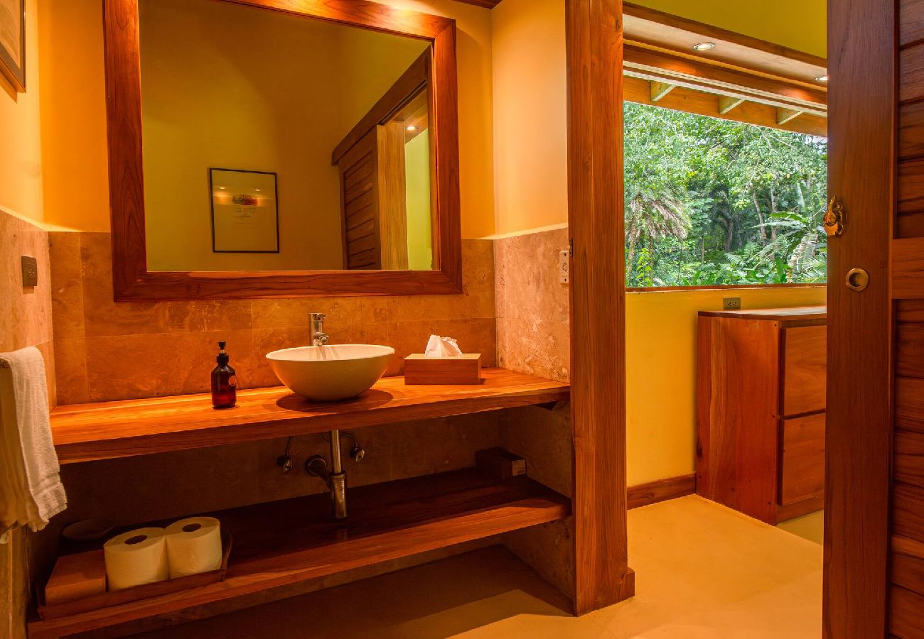 Villa en Playa Chiquita - Villa frente al mar con chef privado
