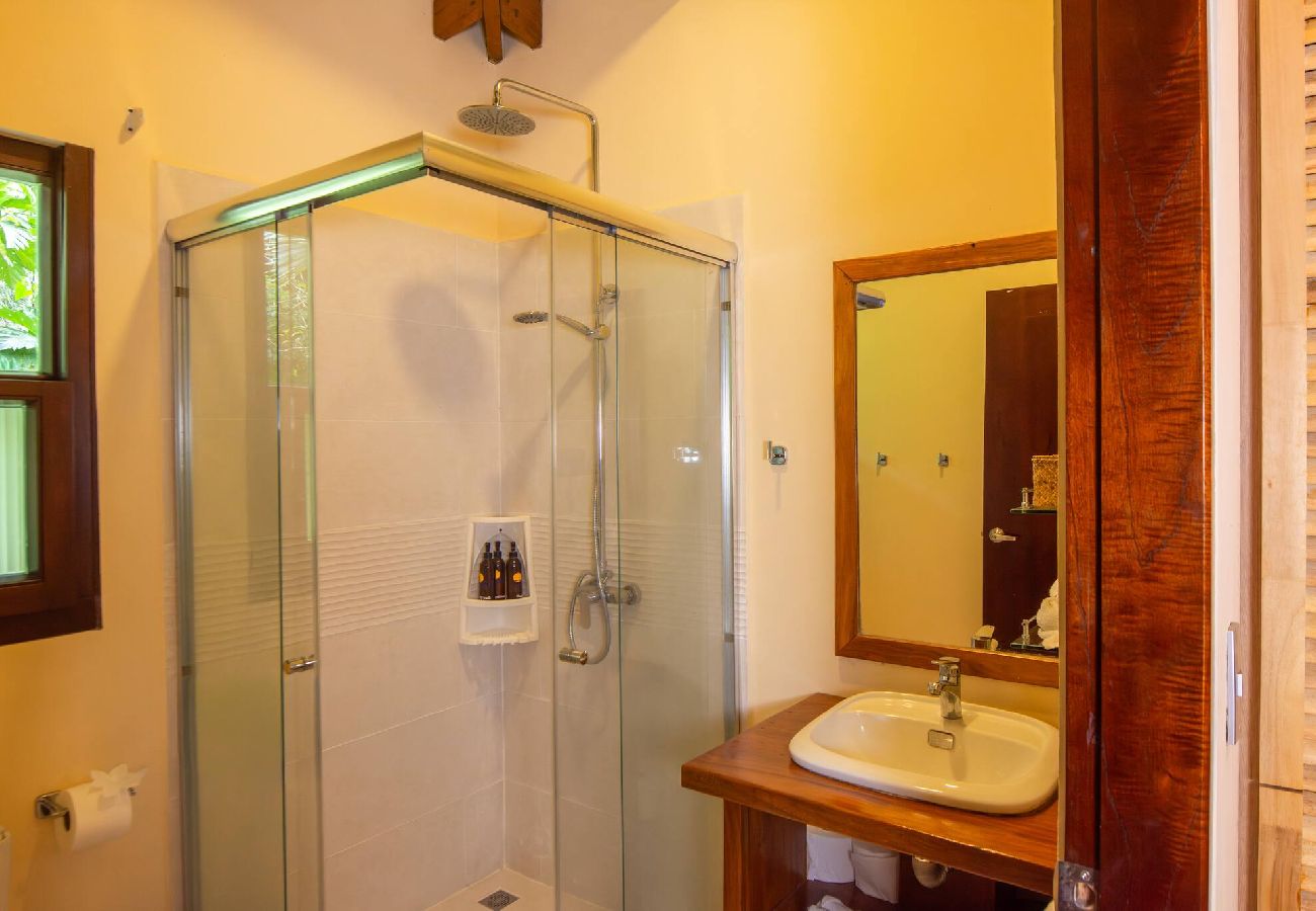 Villa en Playa Chiquita - Villa frente al mar con chef privado