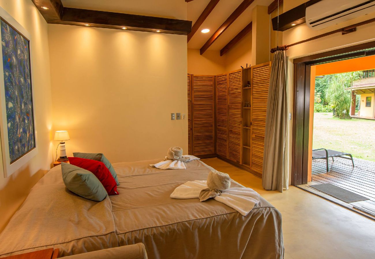 Villa en Playa Chiquita - Villa frente al mar con chef privado