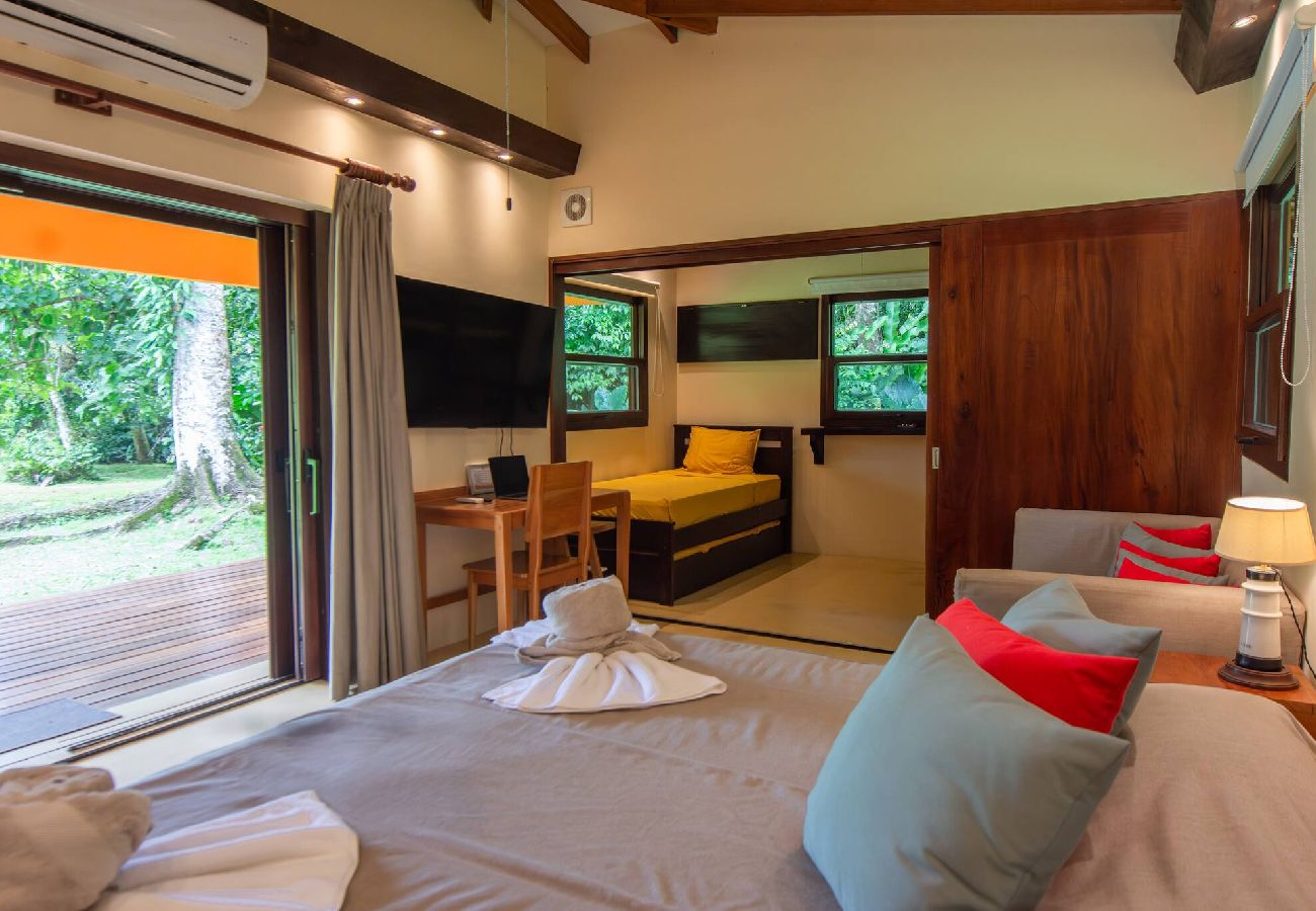 Villa en Playa Chiquita - Villa frente al mar con chef privado
