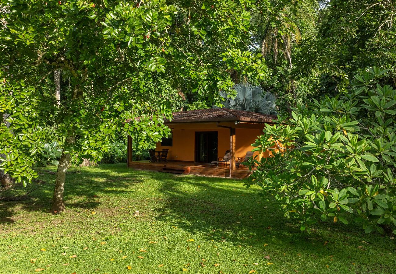 Villa en Playa Chiquita - Villa frente al mar con chef privado