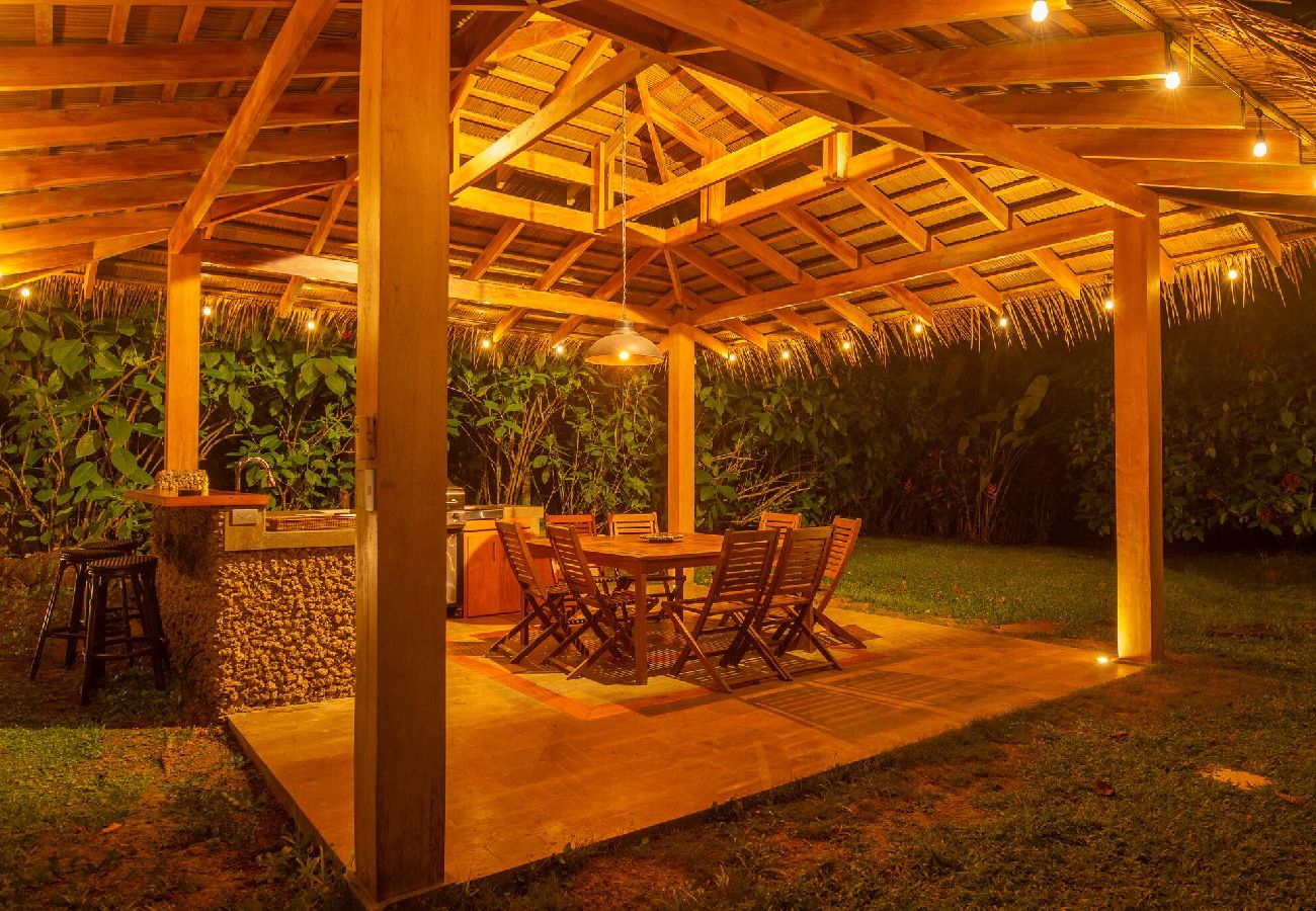 Villa en Playa Chiquita - Villa frente al mar con chef privado