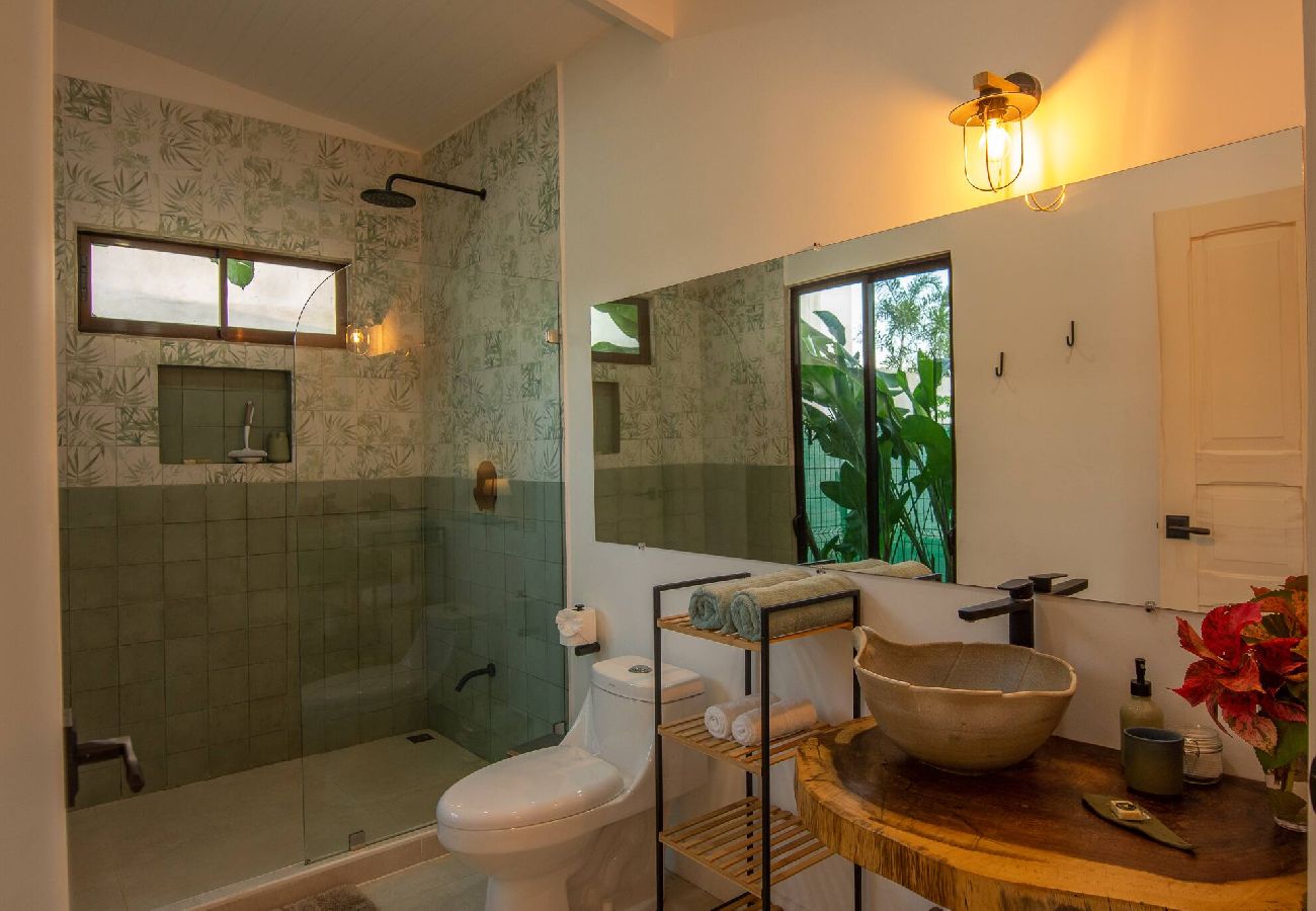 Casa en Cahuita - Casa con piscina cerca del Parque de Cahuita 
