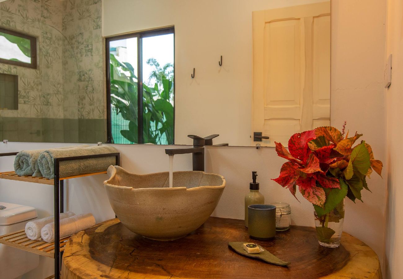 Casa en Cahuita - Casa con piscina cerca del Parque de Cahuita 