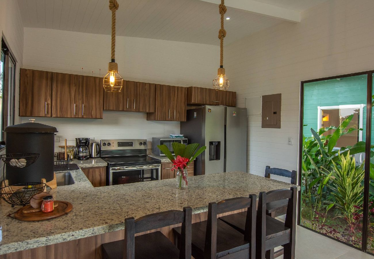 Casa en Cahuita - Casa con piscina cerca del Parque de Cahuita 