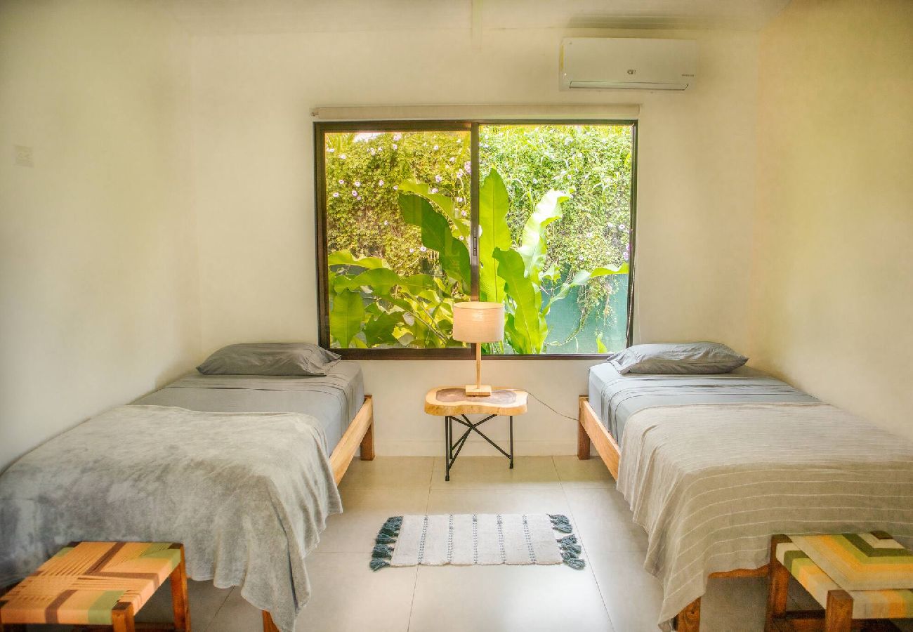 Casa en Cahuita - Casa con piscina cerca del Parque de Cahuita 