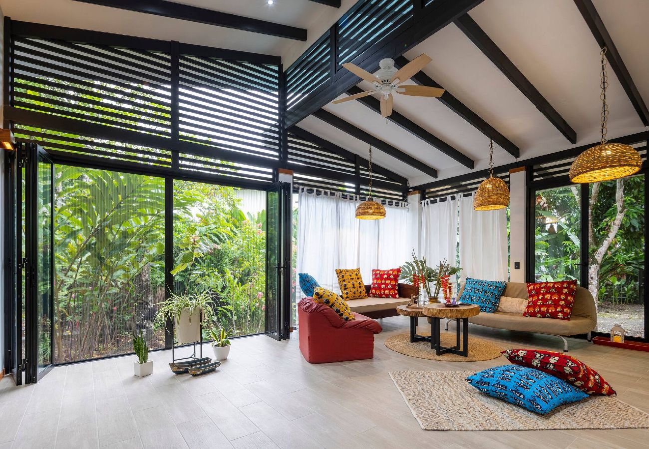 Casa en Playa Negra - Casa Kali Piscina y AC a 4 minutos de la playa 
