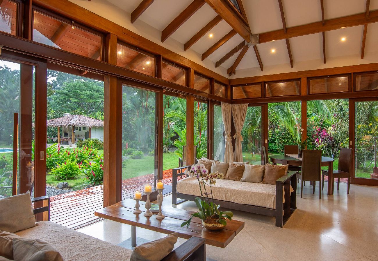 Villa en Cahuita - Three Monkeys Cahuita 2 Casas Piscina AC BBQ 