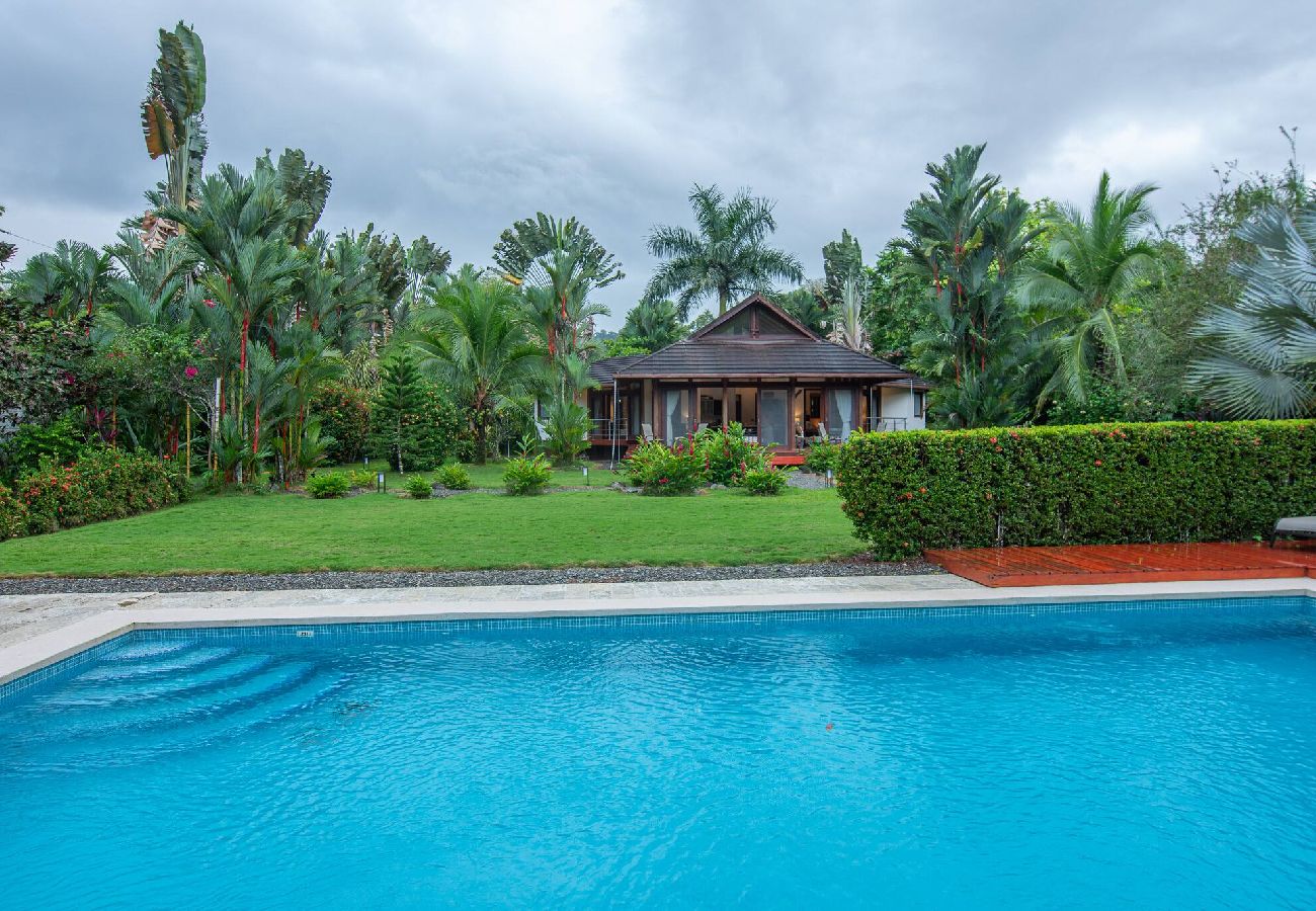 Villa en Cahuita - Three Monkeys Cahuita 2 Casas Piscina AC BBQ 
