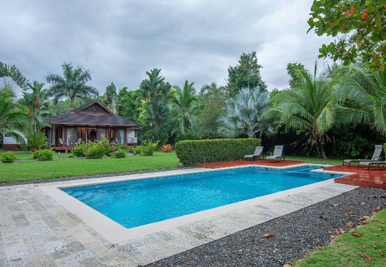 Villa en Cahuita - Three Monkeys Cahuita 2 Casas Piscina AC BBQ 