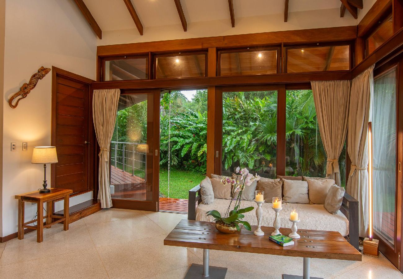 Villa en Cahuita - Three Monkeys Cahuita 2 Casas Piscina AC BBQ 