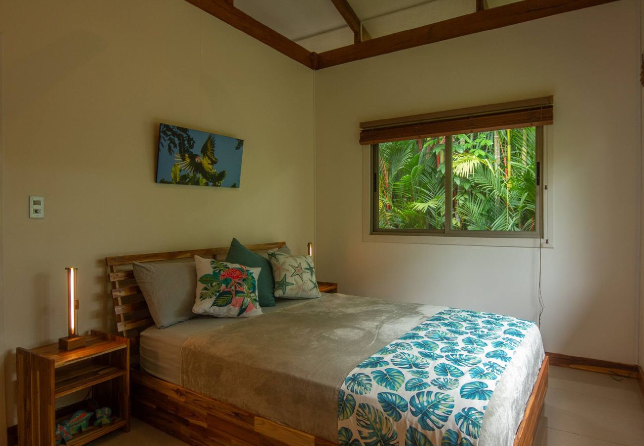 Villa en Cahuita - Three Monkeys Cahuita 2 Casas Piscina AC BBQ 