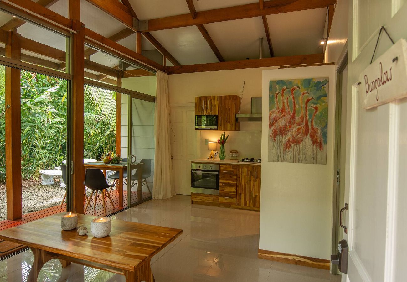 Villa en Cahuita - Three Monkeys Cahuita 2 Casas Piscina AC BBQ 