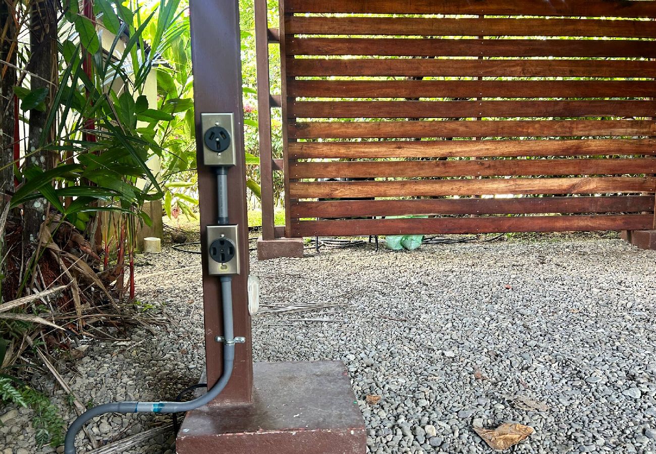 Villa en Cahuita - Three Monkeys Cahuita 2 Casas Piscina AC BBQ 