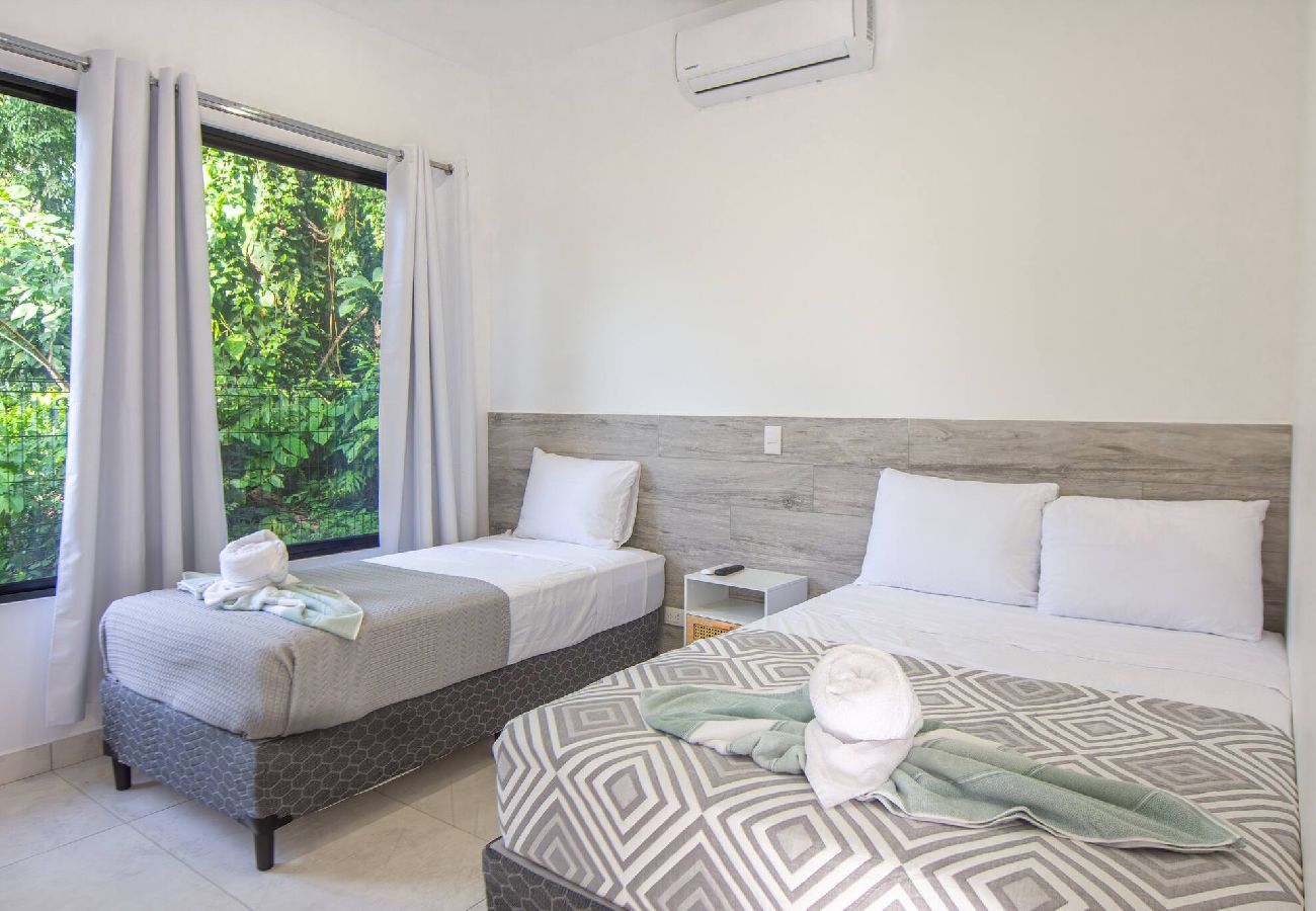 Casa en Playa Chiquita - Somnara Villas 4 casas privadas 8 min de la playa