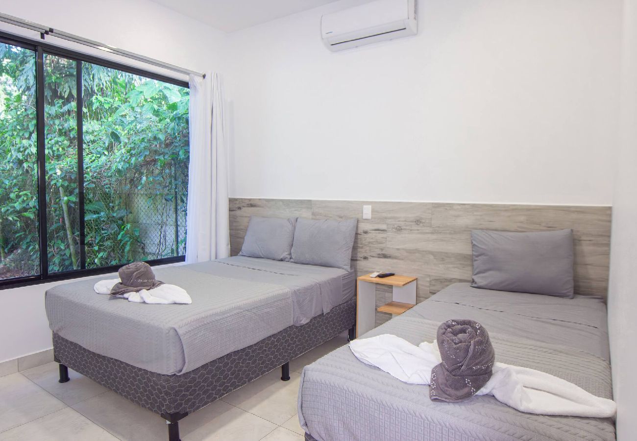 Casa en Playa Chiquita - Somnara Villas 4 casas privadas 8 min de la playa