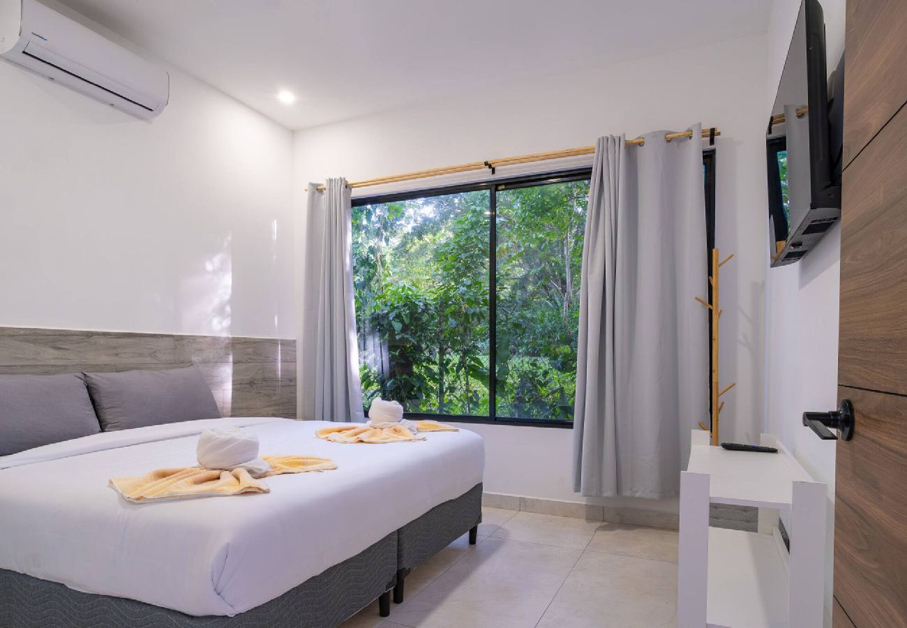 Casa en Playa Chiquita - Somnara Villas 4 casas privadas 8 min de la playa