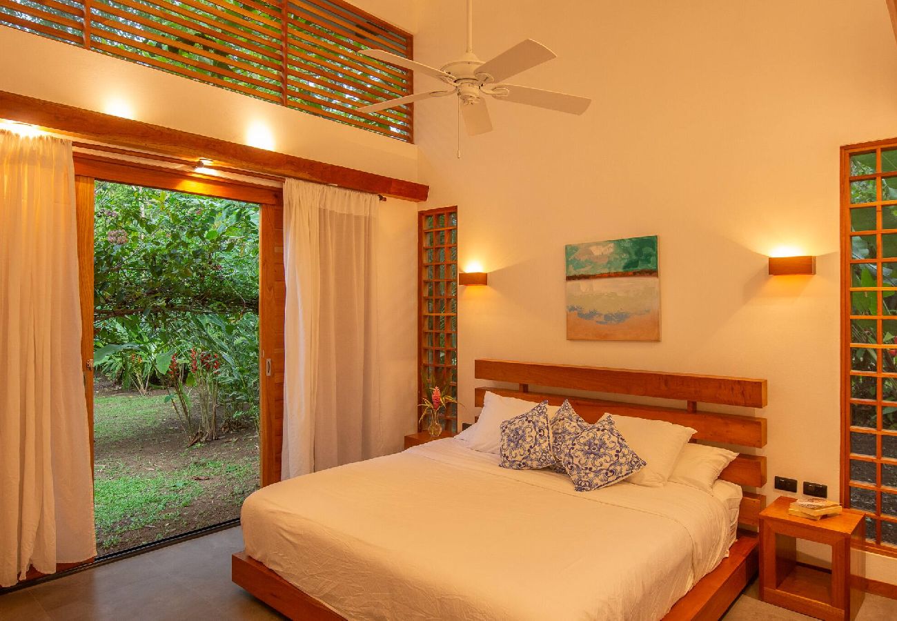 Casa en Playa Chiquita - Tres Lodge Villa - 15 min a pie de la playa 