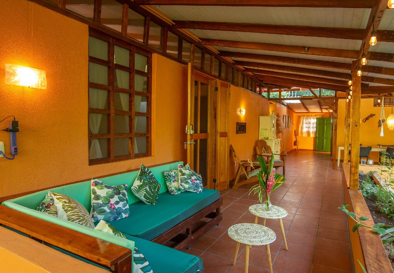 Casa en Playa Chiquita - Rakú - Cerca de la playa - rentas mensuales bienvenidas