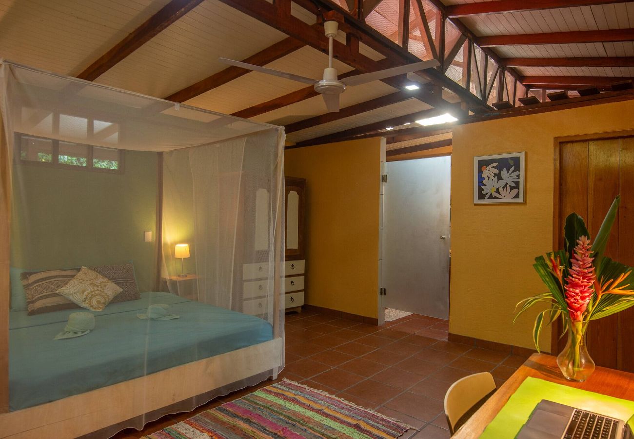 Casa en Playa Chiquita - Rakú - Cerca de la playa - rentas mensuales bienvenidas