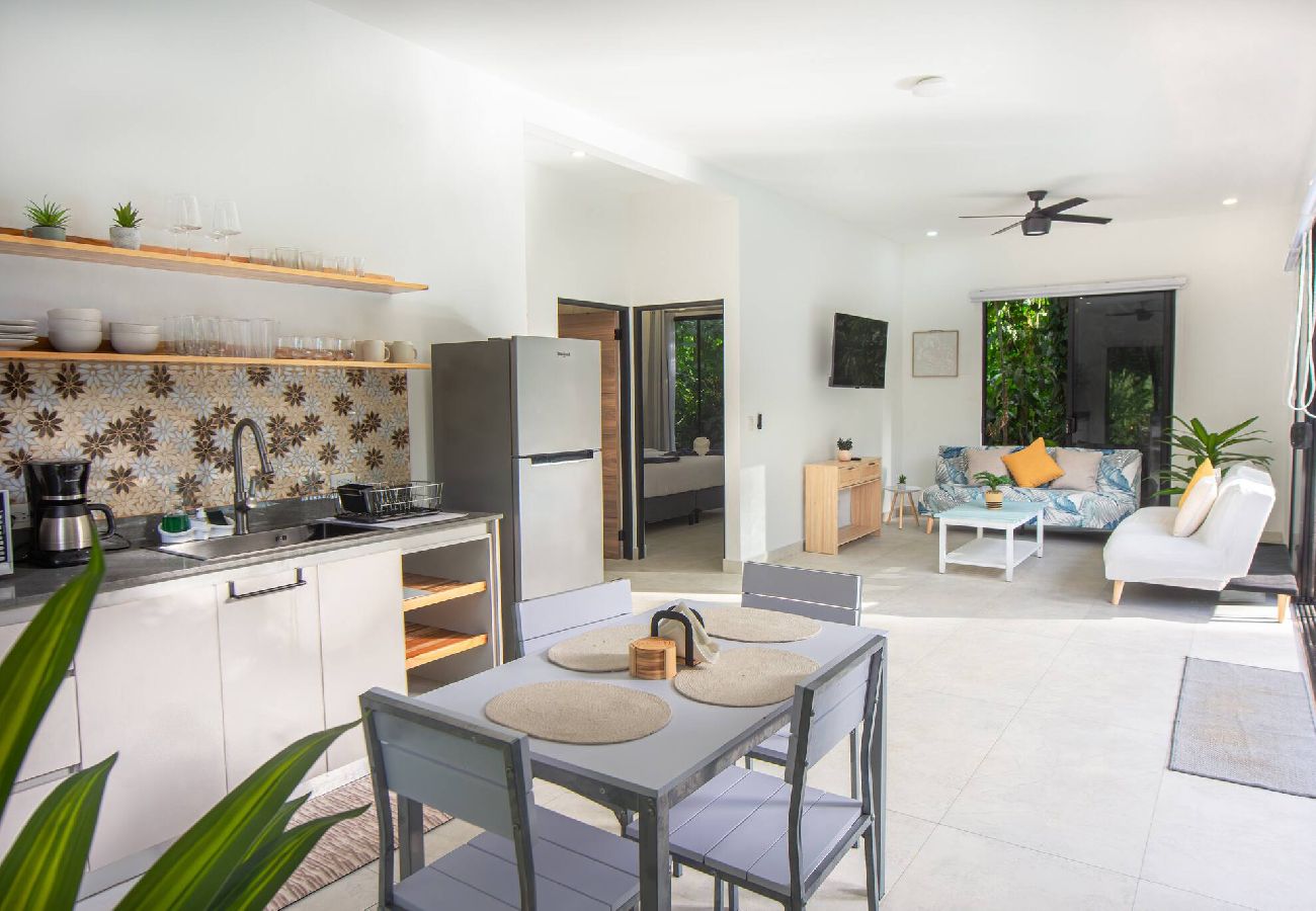 Villa en Playa Chiquita - Flor Silvestre | A pasos de la playa | Cargador EV 