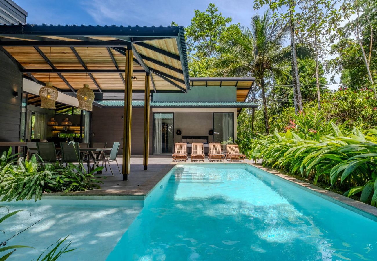 Casa en Punta Uva - Hidden House: Lujo, Piscina Privada, Solo 4x4