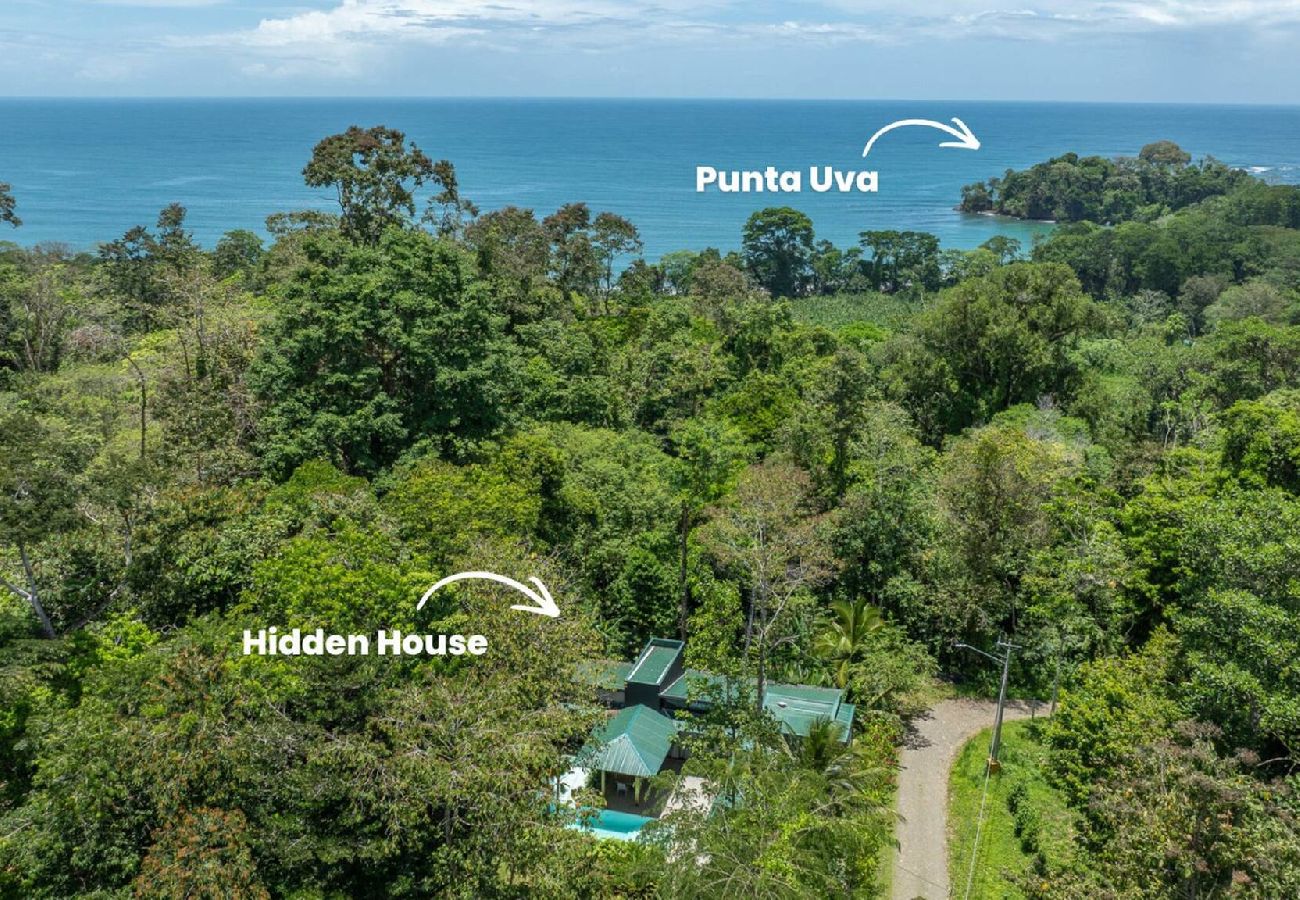 Casa en Punta Uva - Hidden House: Lujo, Piscina Privada, Solo 4x4