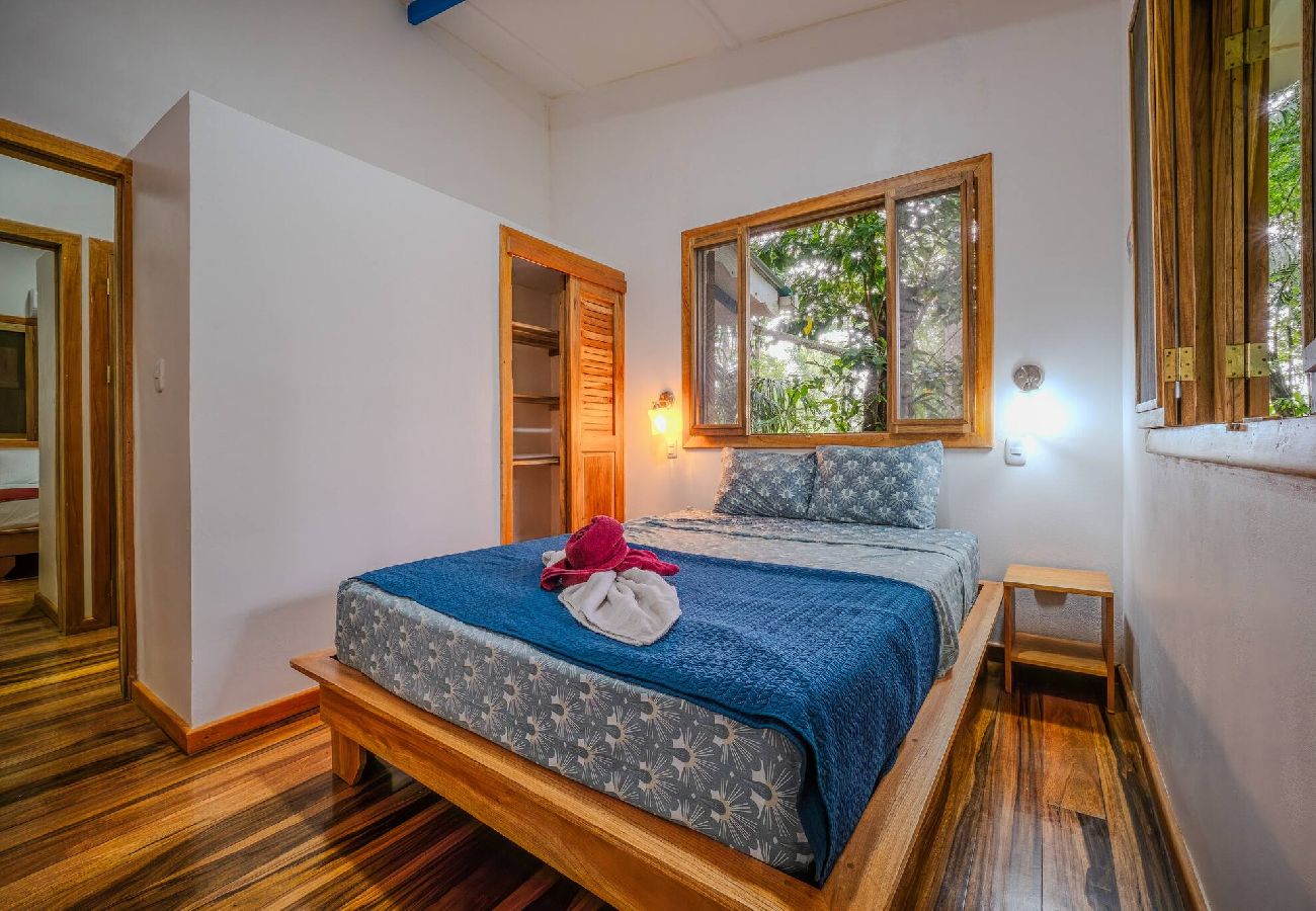 House in Cocles - Blue Mavericks for Nature Lovers 4WD ONLY 