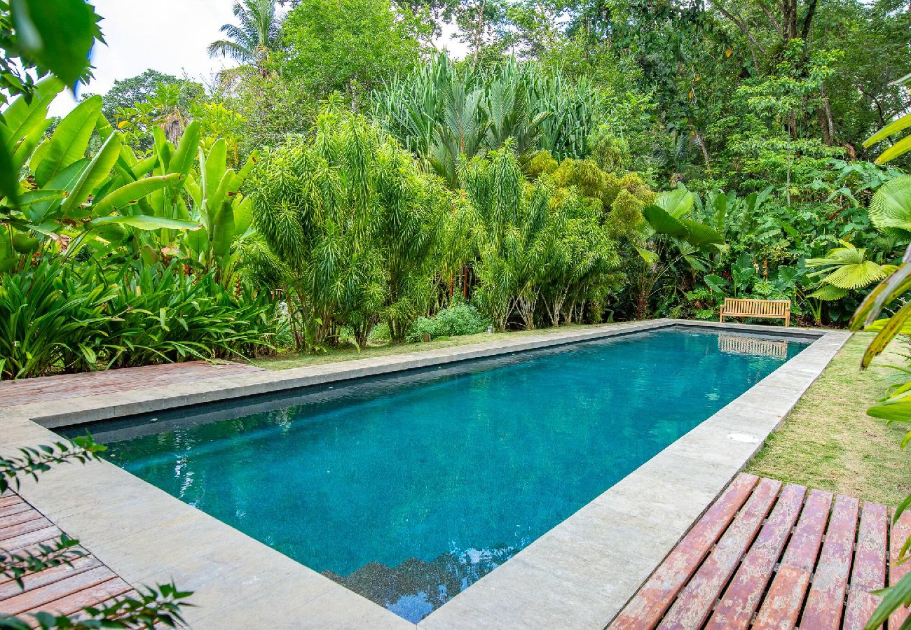 Villa in Playa Chiquita - Beachfront Villa with Private Chef