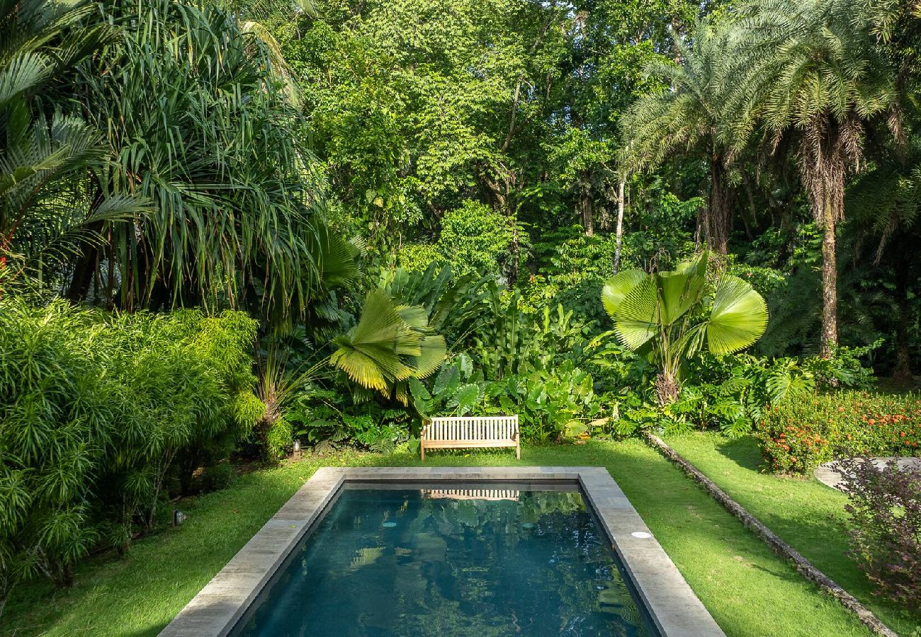 Villa in Playa Chiquita - Beachfront Villa with Private Chef