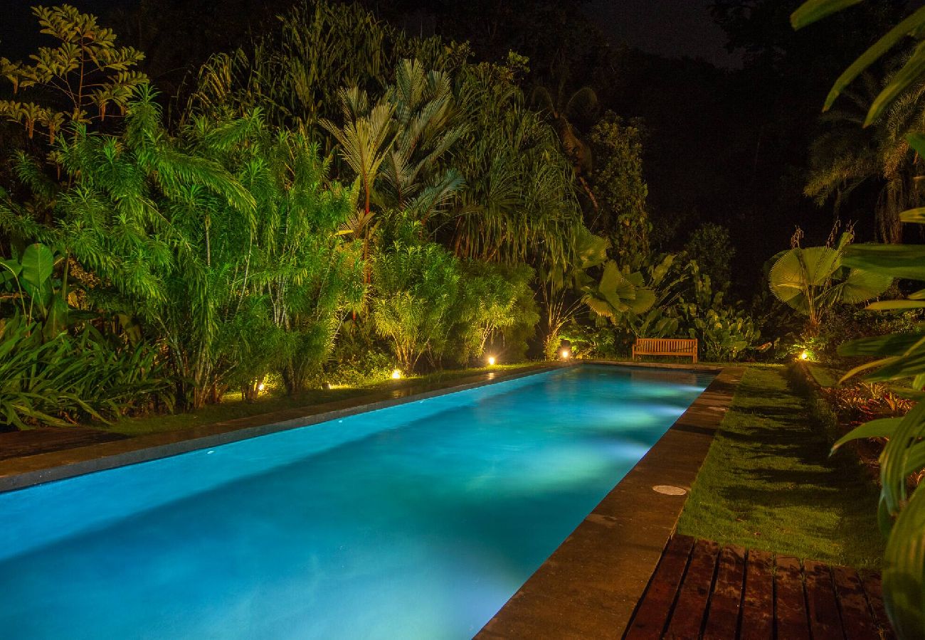 Villa in Playa Chiquita - Beachfront Villa with Private Chef
