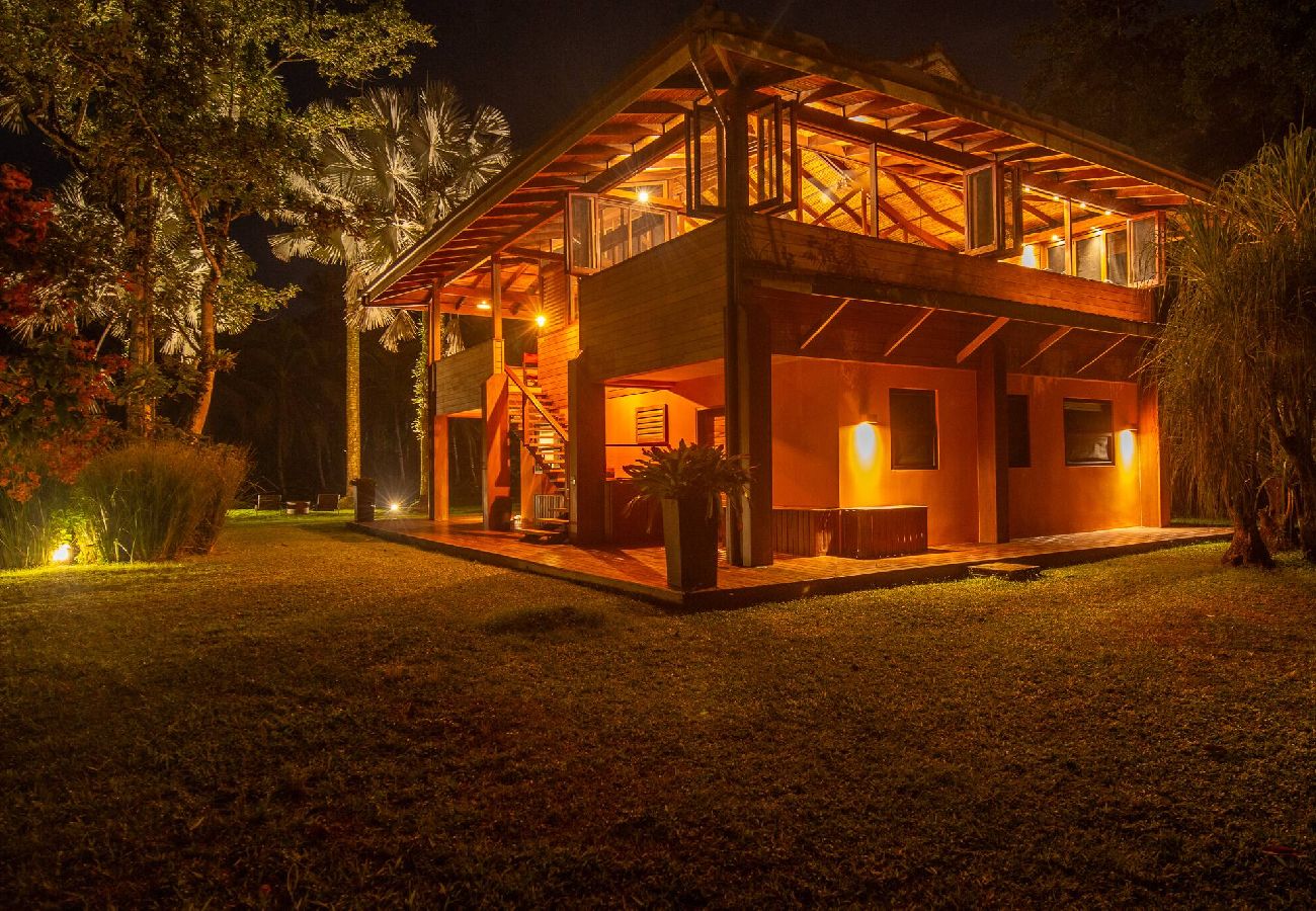 Villa in Playa Chiquita - Beachfront Villa with Private Chef