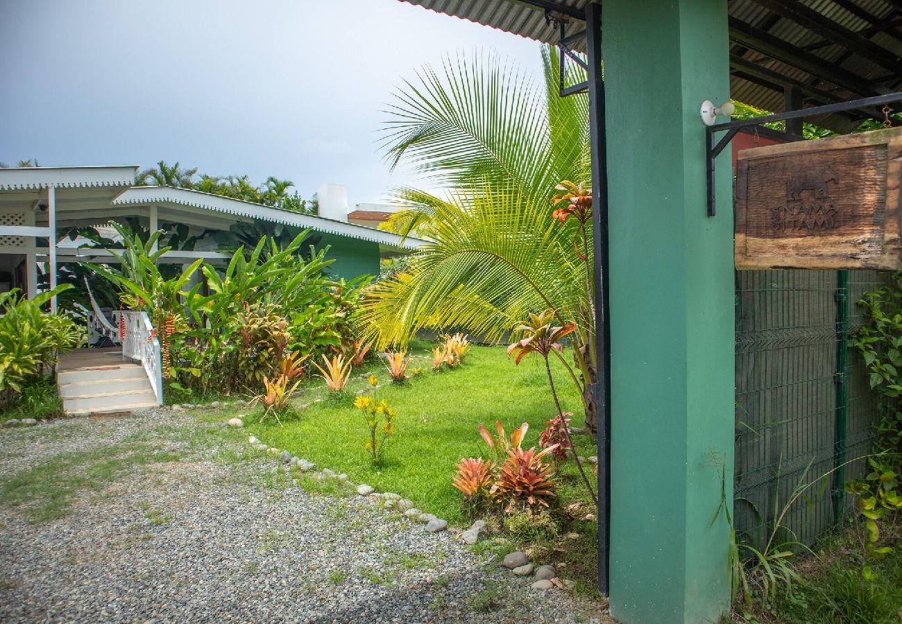 House in Cahuita - Home with Pool near Cahuita National Park