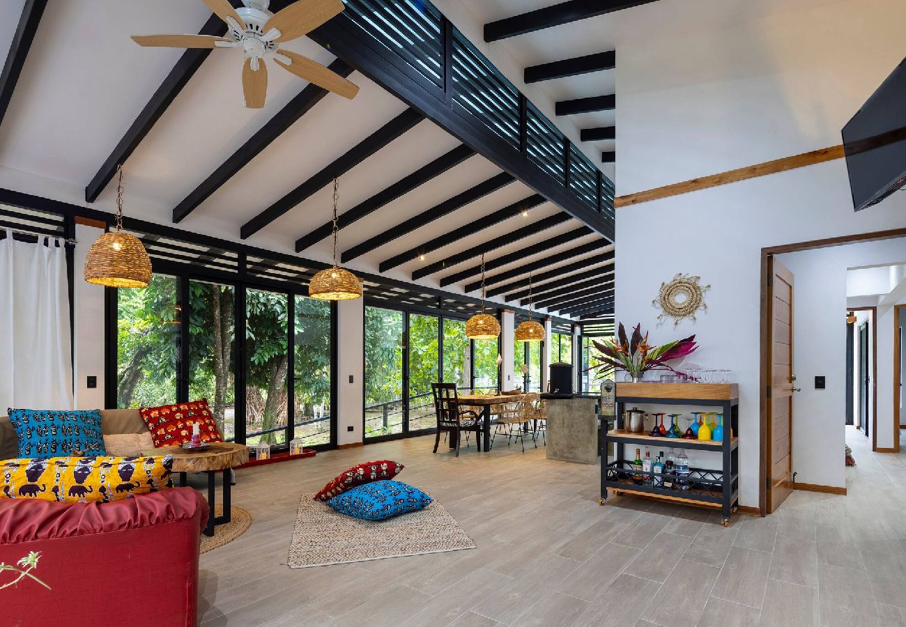 House in Playa Negra - Casa Kali - 4-Min Walk to Beach - AC & Pool 