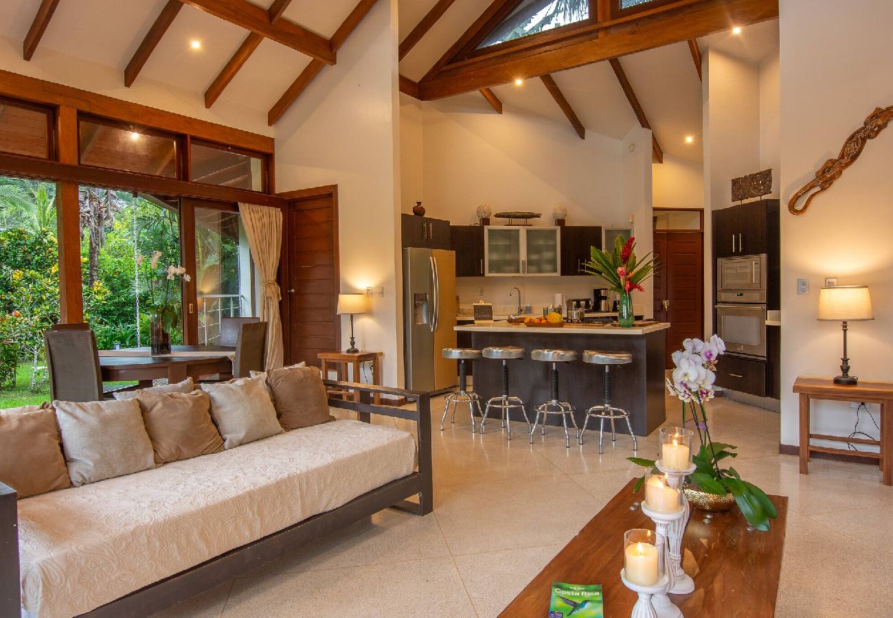 Villa in Cahuita - Three Monkeys Cahuita | Pool | A/C | BBQ 