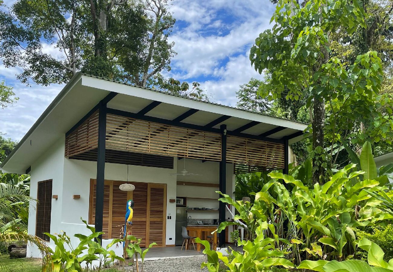 Bungalow in Playa Chiquita - Bungalow Lapa 15 min walking to the beach 