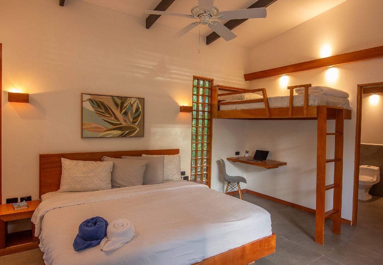 Bungalow in Playa Chiquita - Bungalow Lapa 15 min walking to the beach 