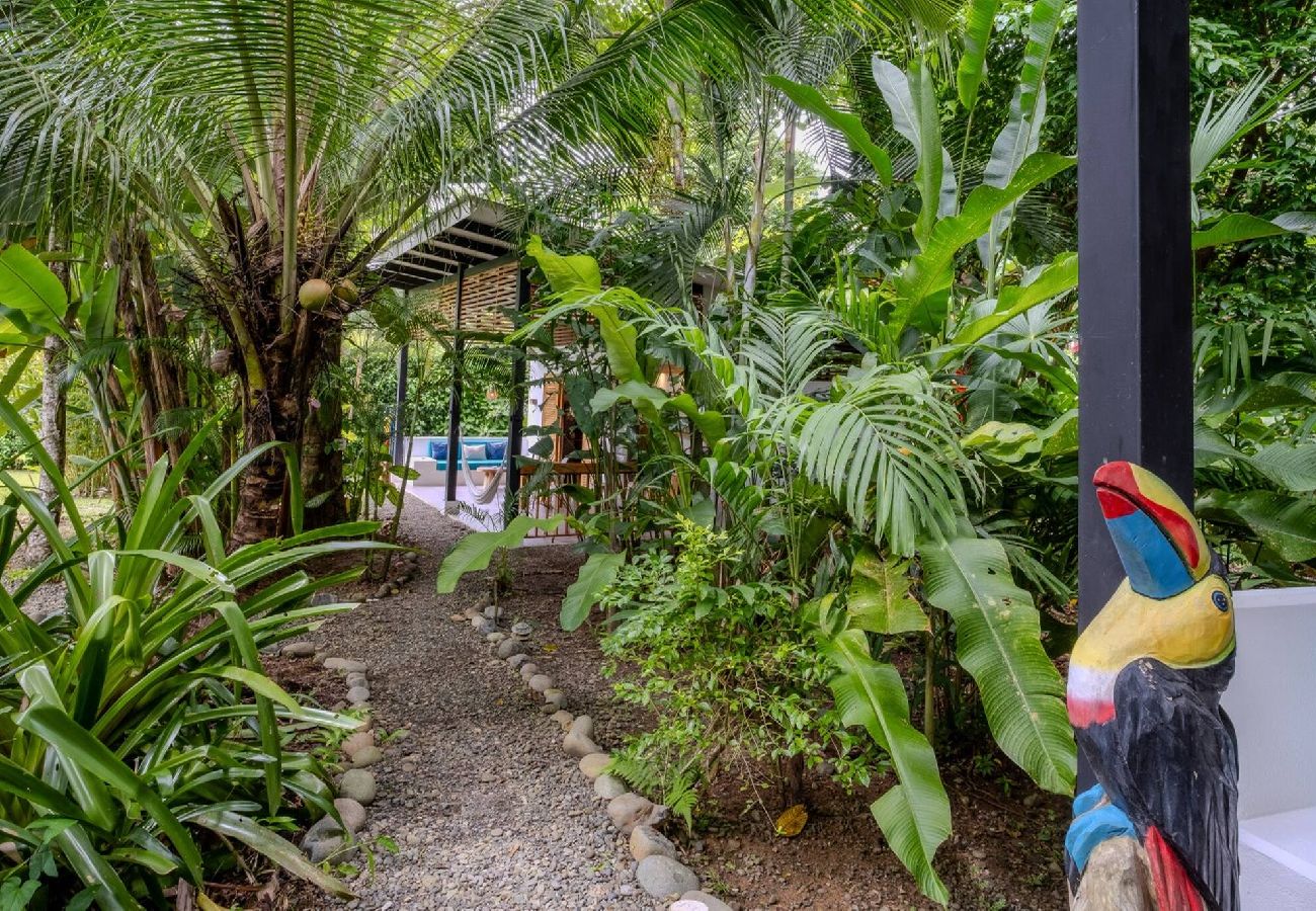 Bungalow in Playa Chiquita - Bungalow Lapa 15 min walking to the beach 