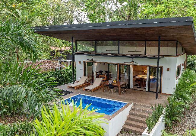 House in Playa Negra - Casa Kanani with Pool 350 m from the Beach