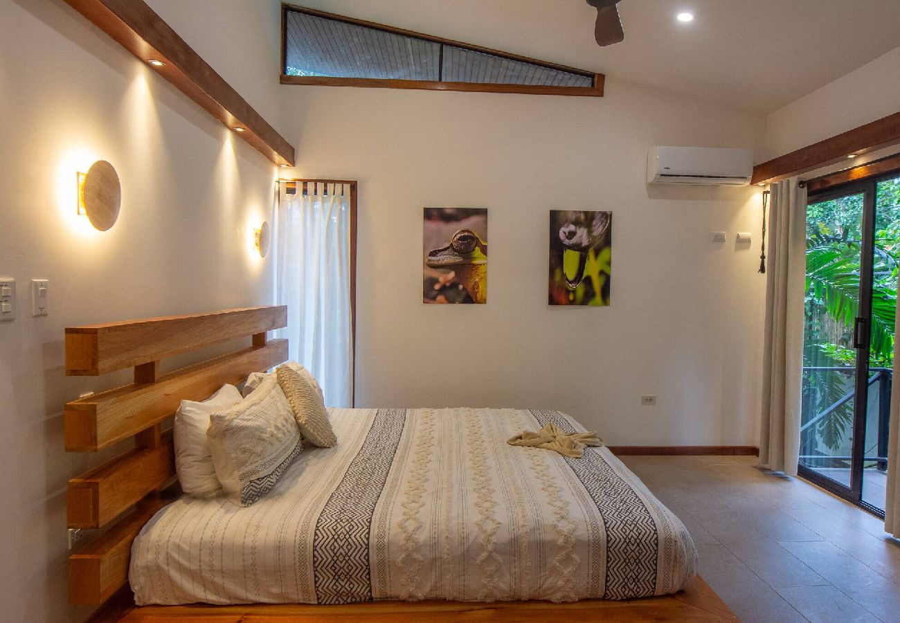 House in Playa Negra - Casa Kanani with Pool 350 m from the Beach