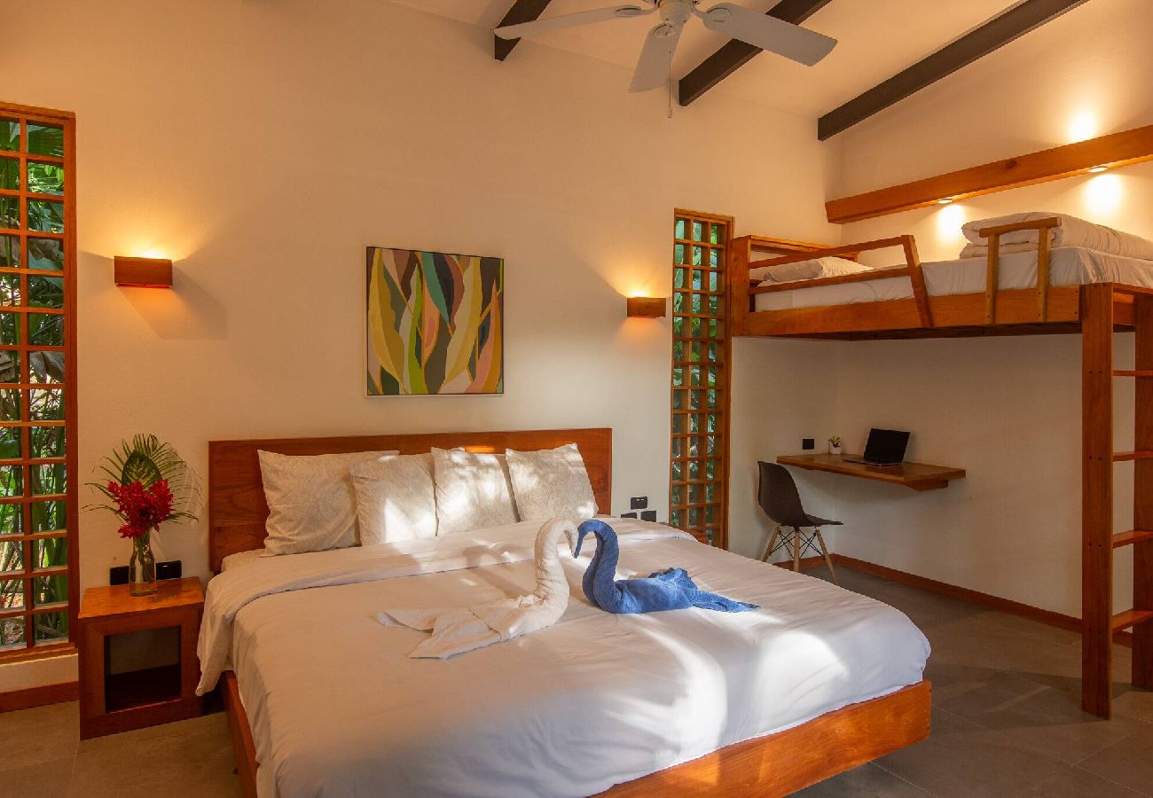 Villa in Playa Chiquita - Tres Lodge for 10 guests w/ Private Pool 