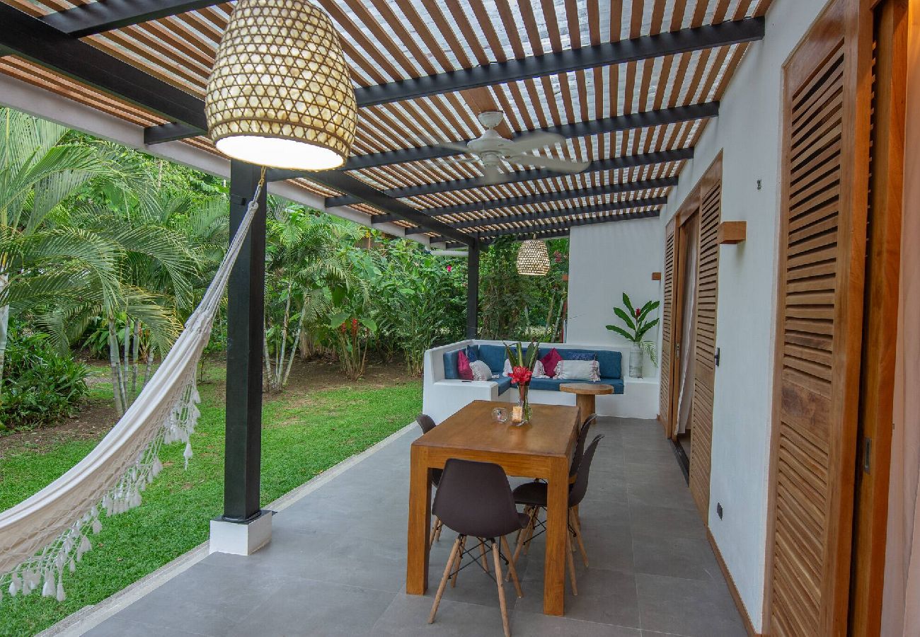 House in Playa Chiquita - Tres Lodge Villa - 15 min Walk to the Beach 